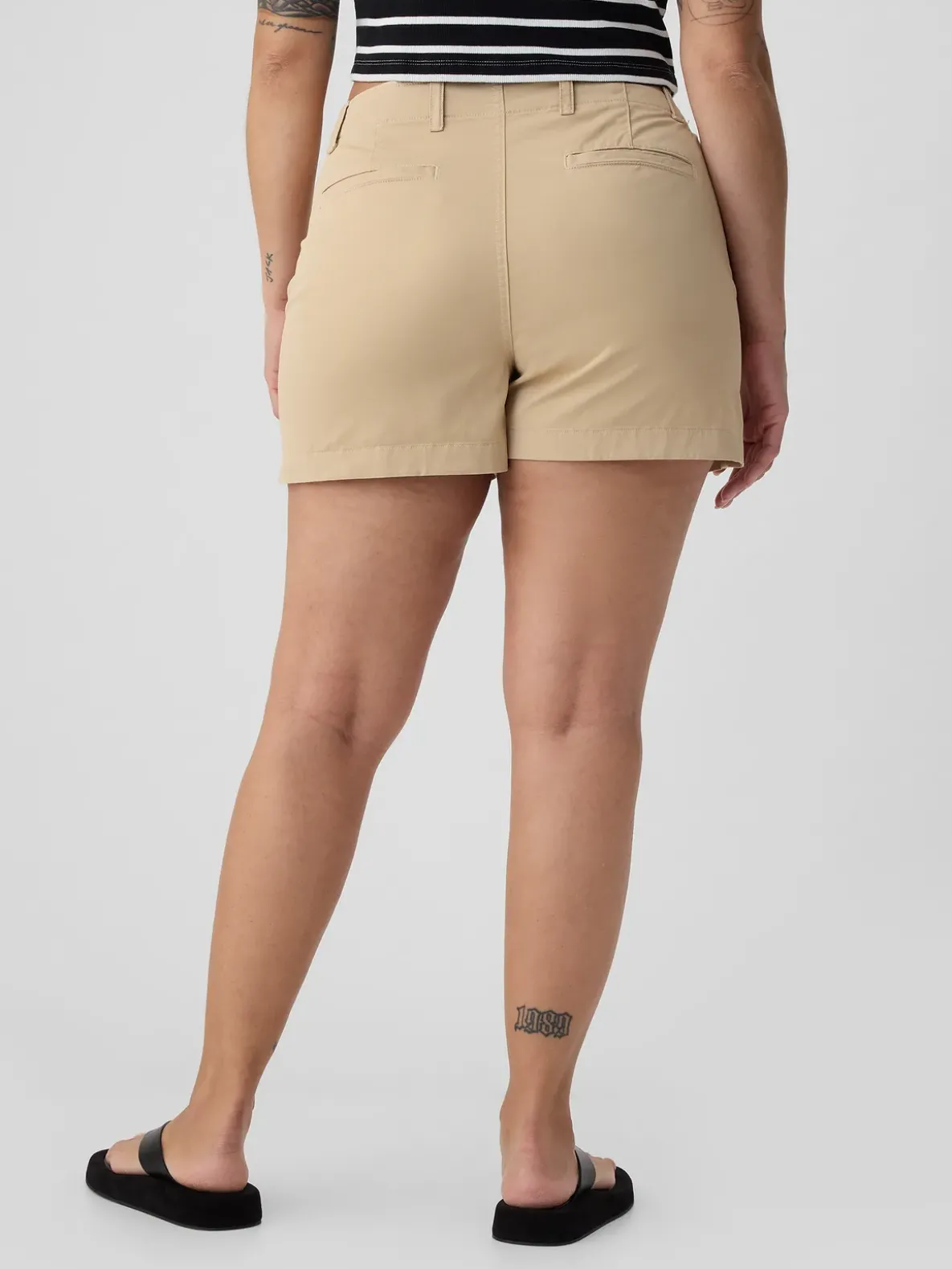 4" Downtown Khaki Shorts