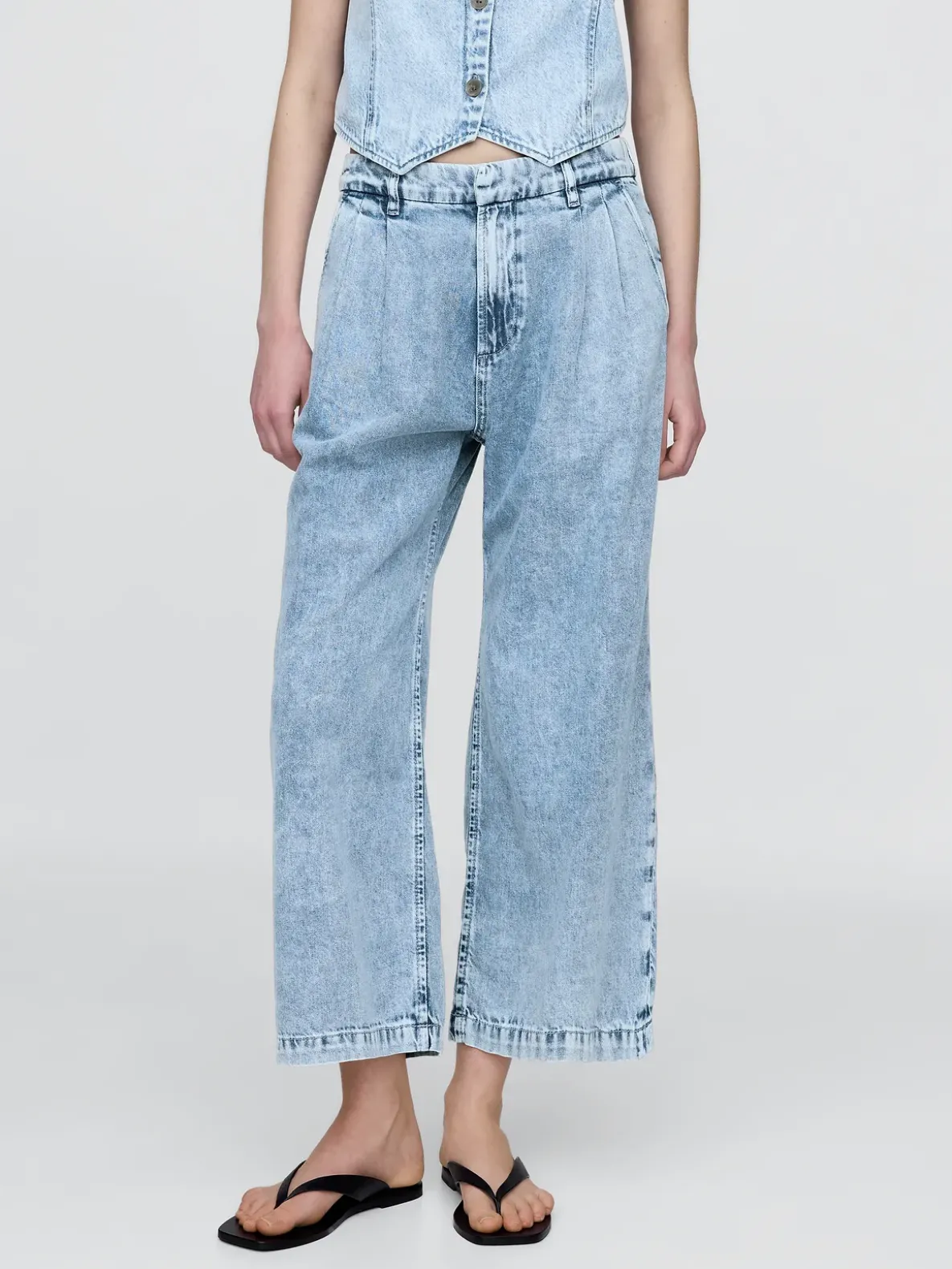 365 High Rise UltraSoft Denim Pleated Ankle Trousers