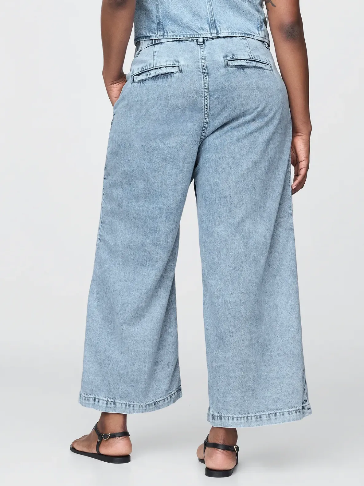 365 High Rise UltraSoft Denim Pleated Ankle Trousers