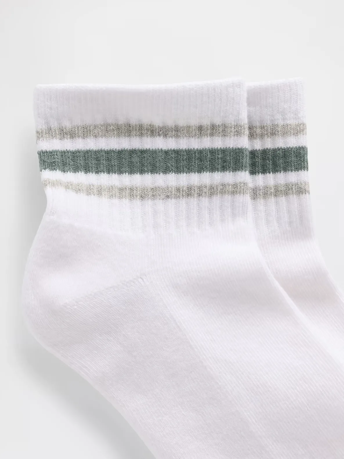 Athletic Quarter Crew Socks
