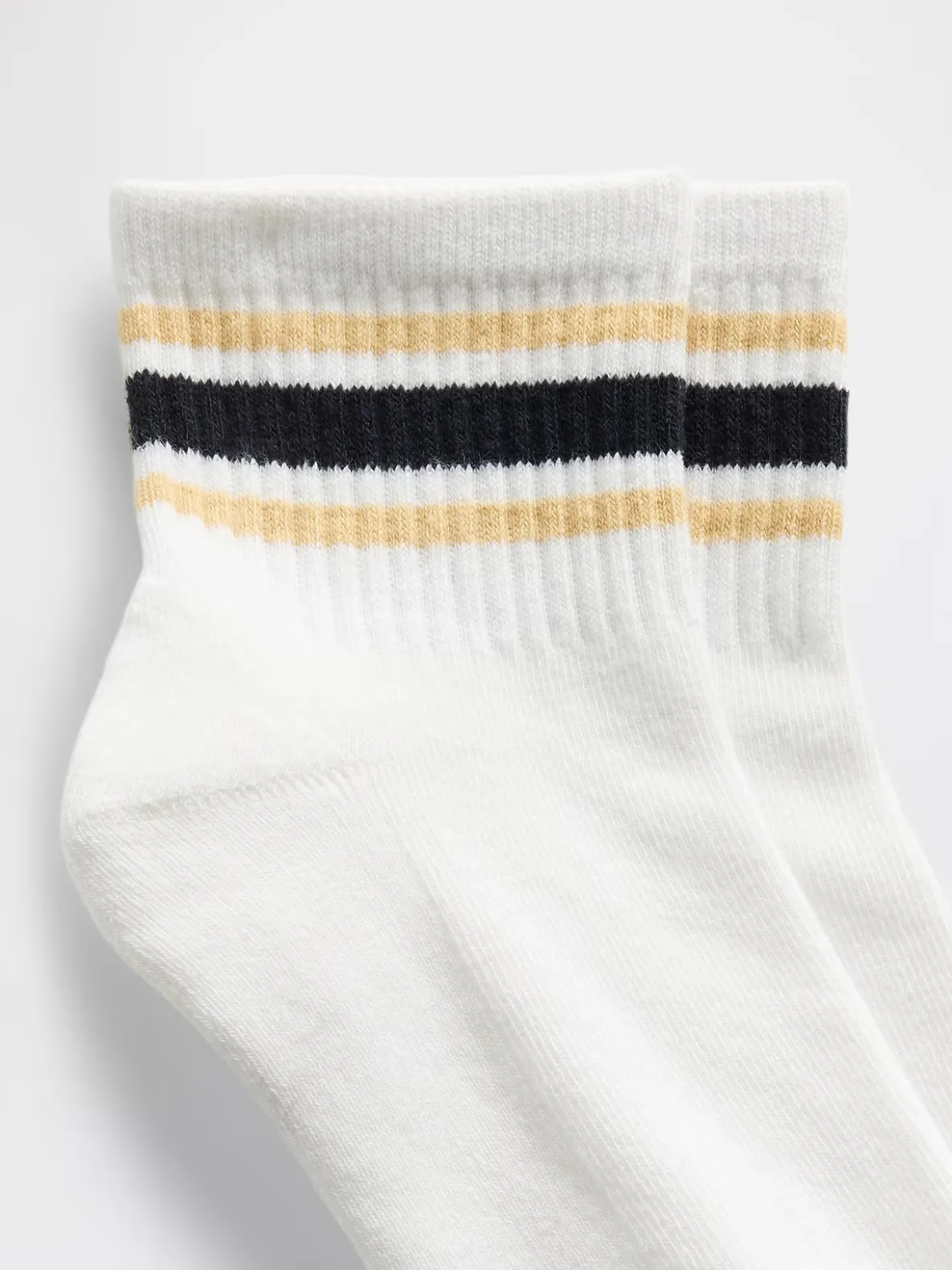 Athletic Quarter Crew Socks