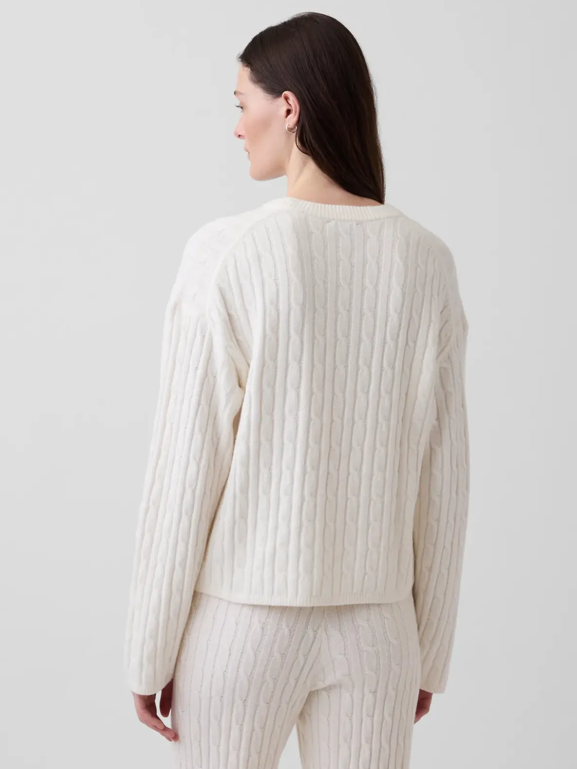 CashSoft Oversized Cable-Knit Sweater