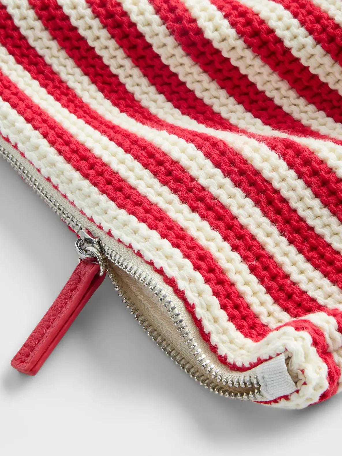 Crochet Zip Pouch