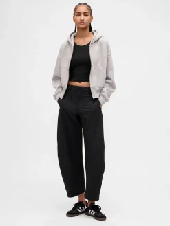 GapFit Mid Rise Lined Runaround Barrel Pants
