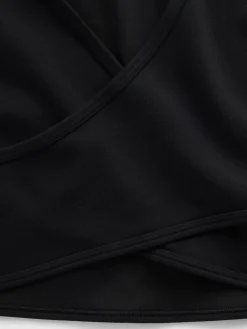GapFit Smooth Reversible Wrap Crop Top