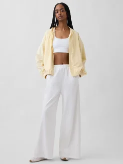 GapFit Tech Windbreaker