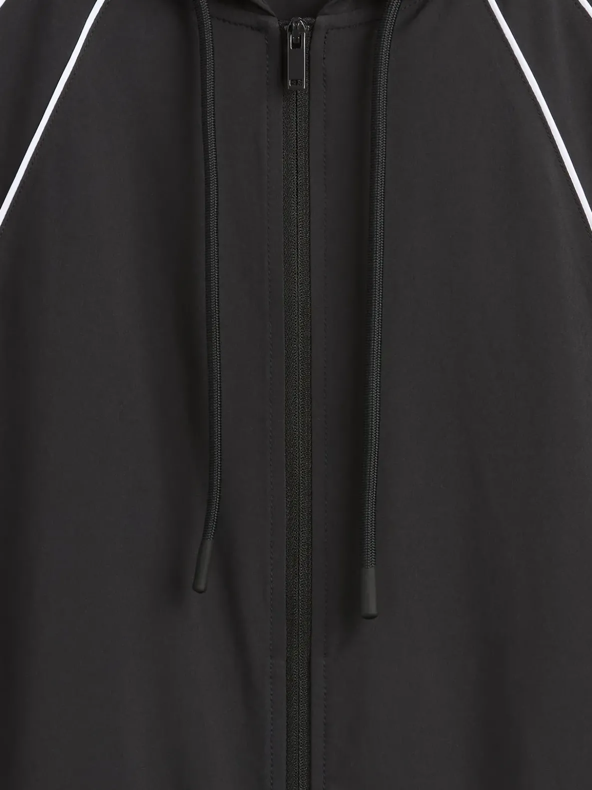GapFit Tech Windbreaker