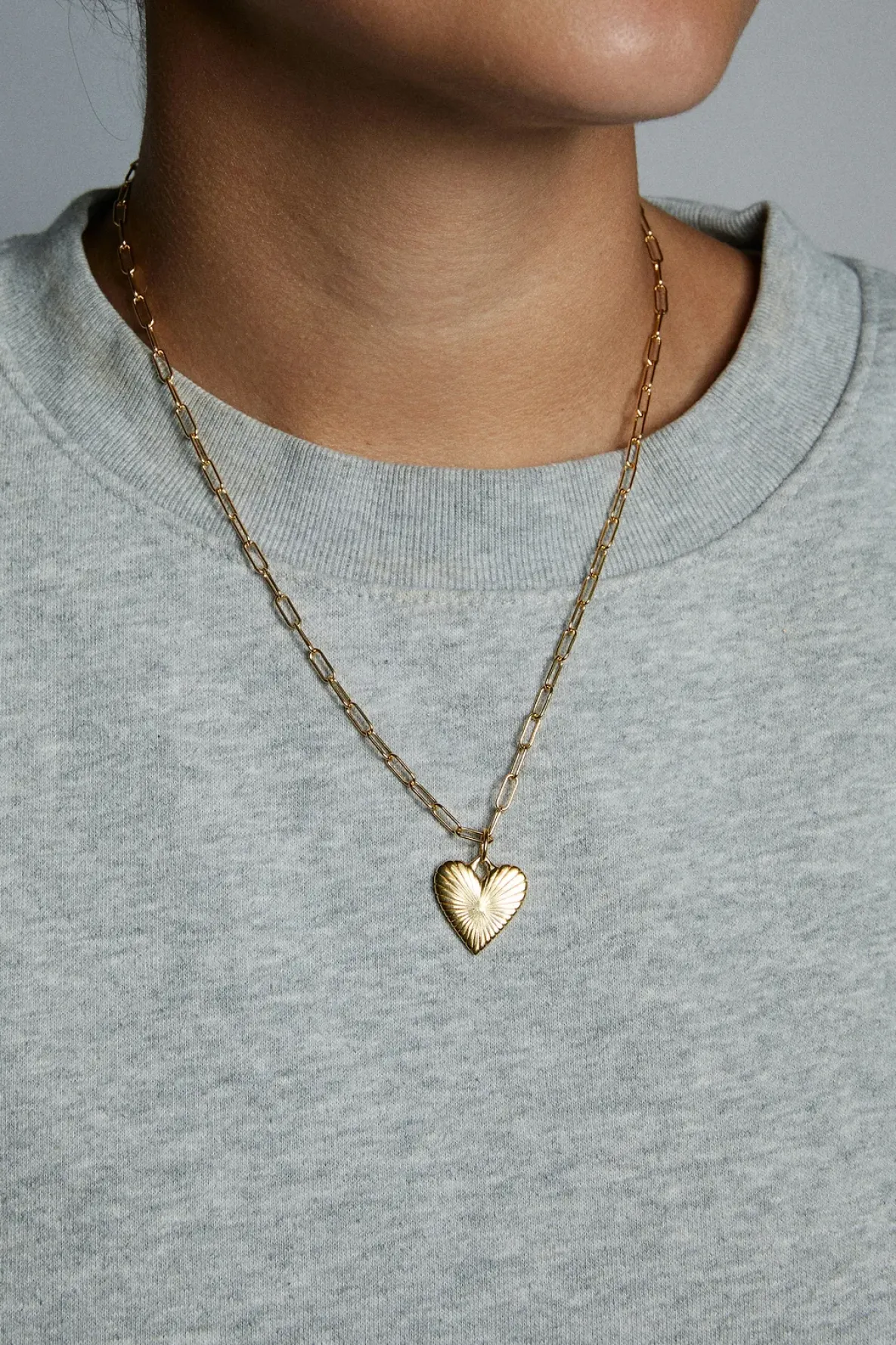 HART Small Ribbed Heart of Gold Necklace