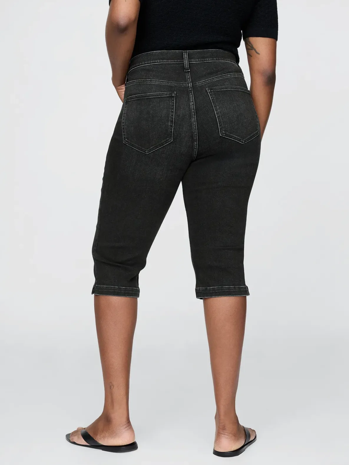 High Rise Cropped Capri Jeans