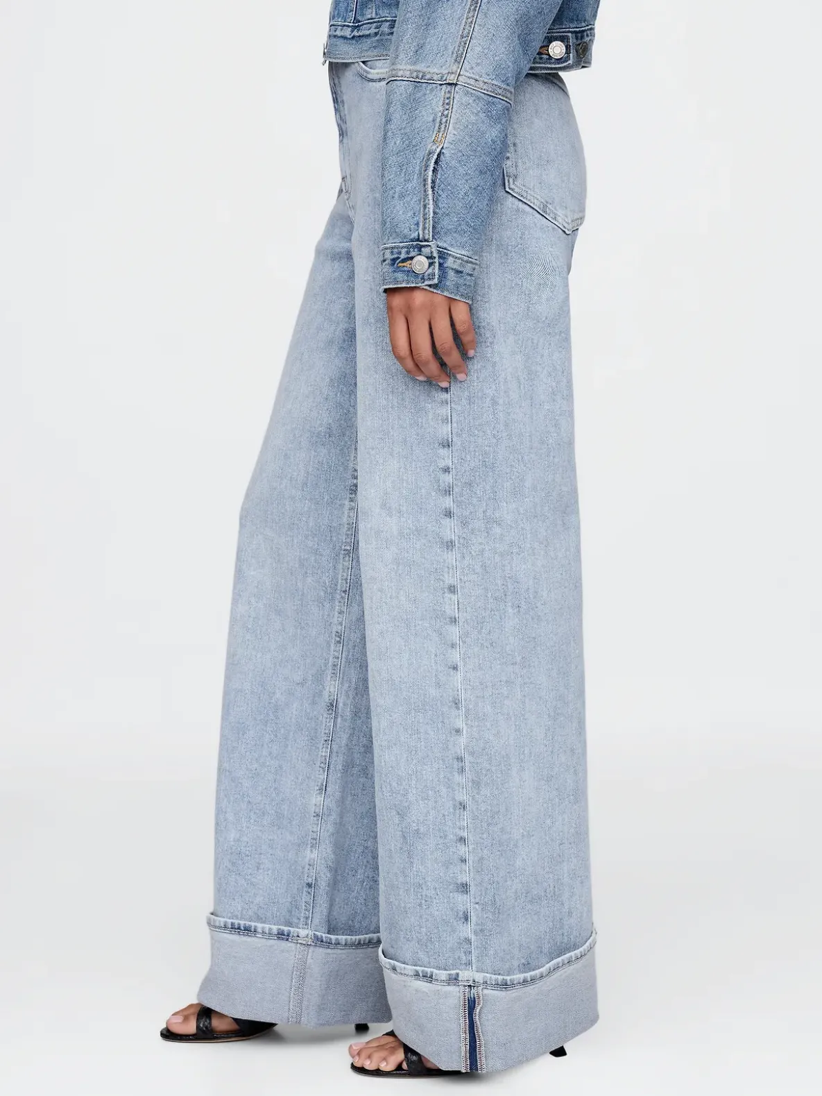 High Rise Stride Cuffed Wide-Leg Jeans