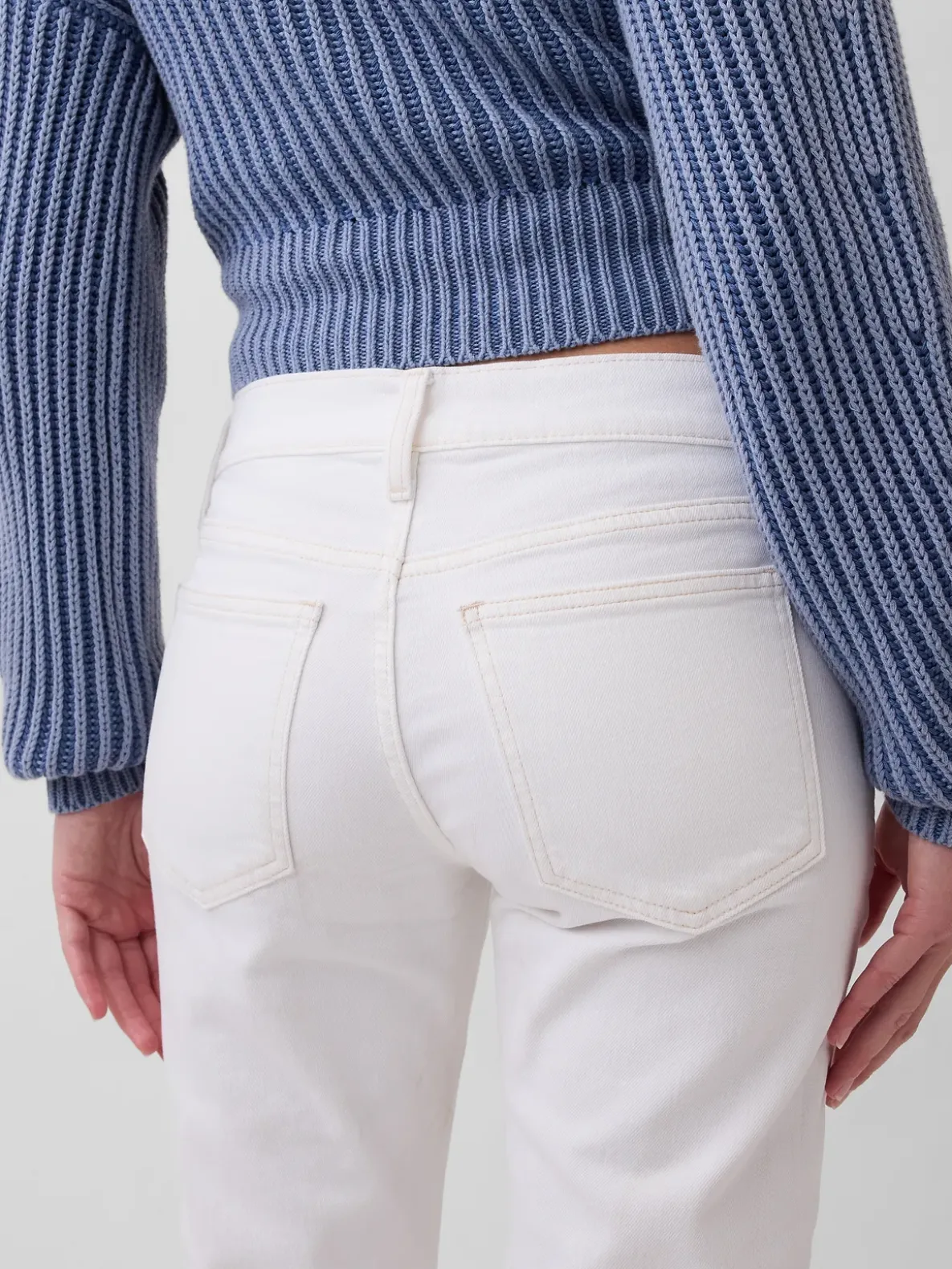 Low Rise '90s Slim Straight Jeans