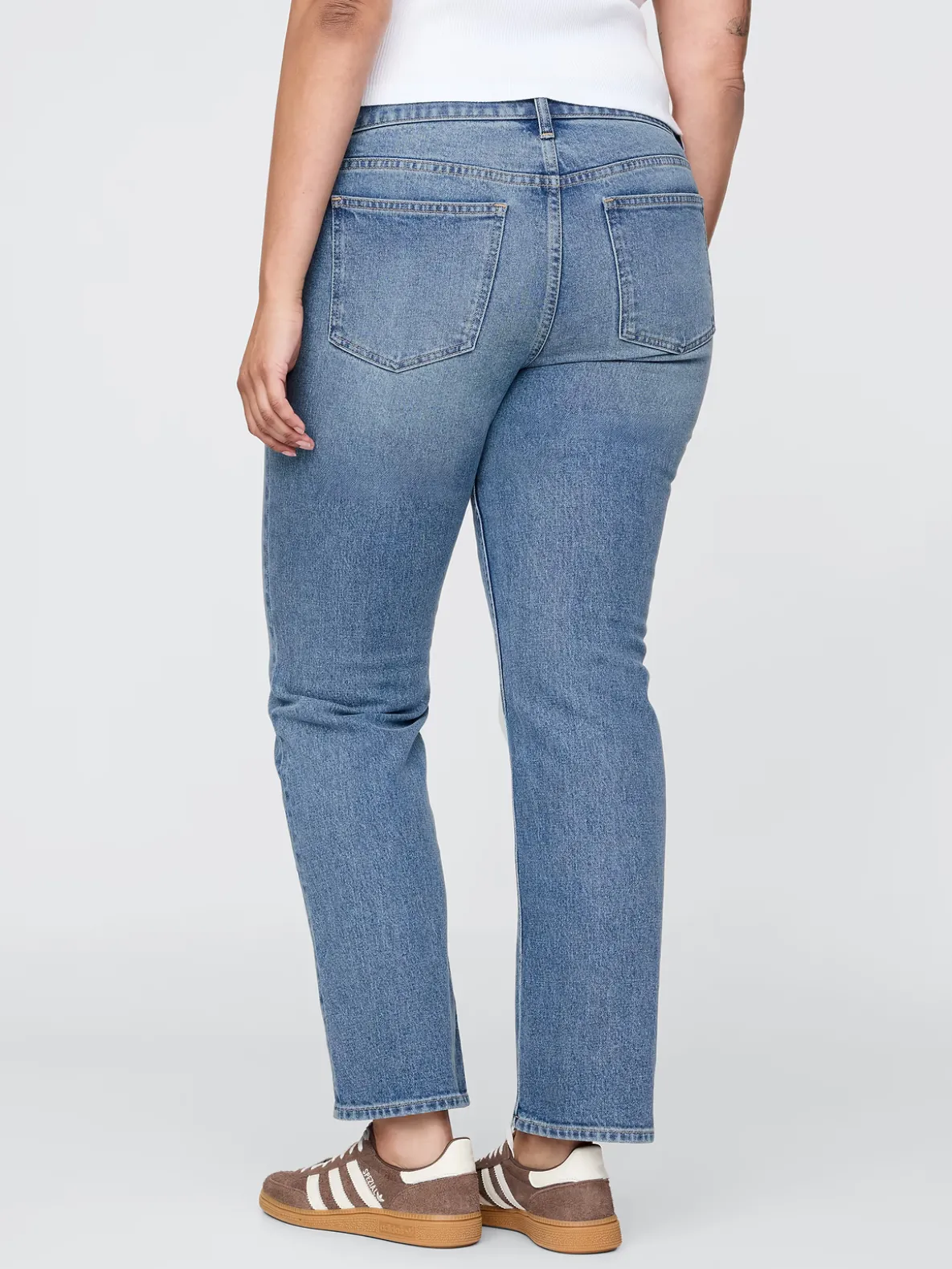 Low Rise '90s Slim Straight Jeans
