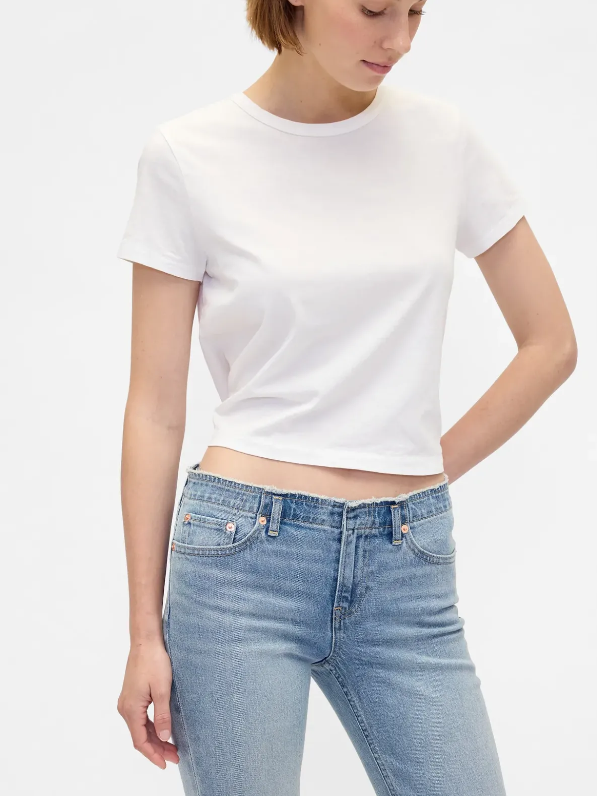 Low Rise '90s Slim Straight Jeans