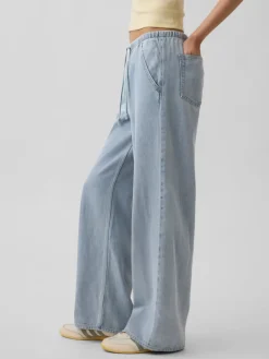 Low Rise UltraSoft Easy '90s Loose Jeans