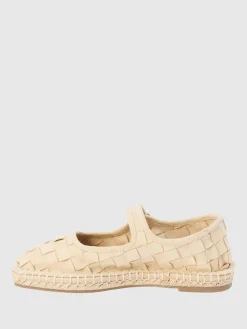 Meg Mary Jane Flat