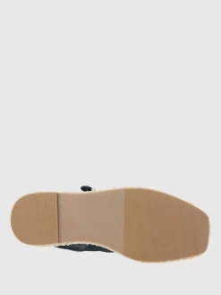 Meg Mary Jane Flat
