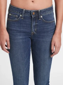 Mid Rise Curvy True Skinny Jeans