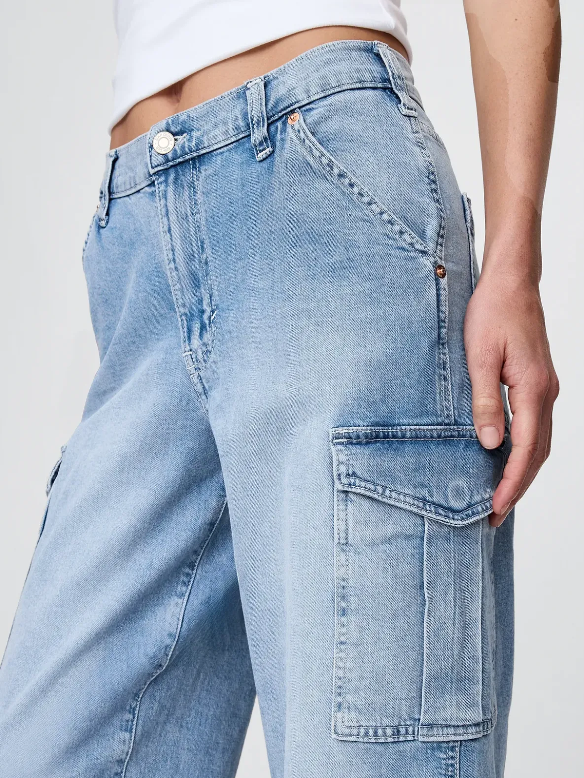 Mid Rise '90s Loose Cargo Jeans