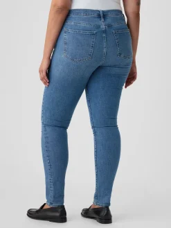 Mid Rise True Skinny Jeans