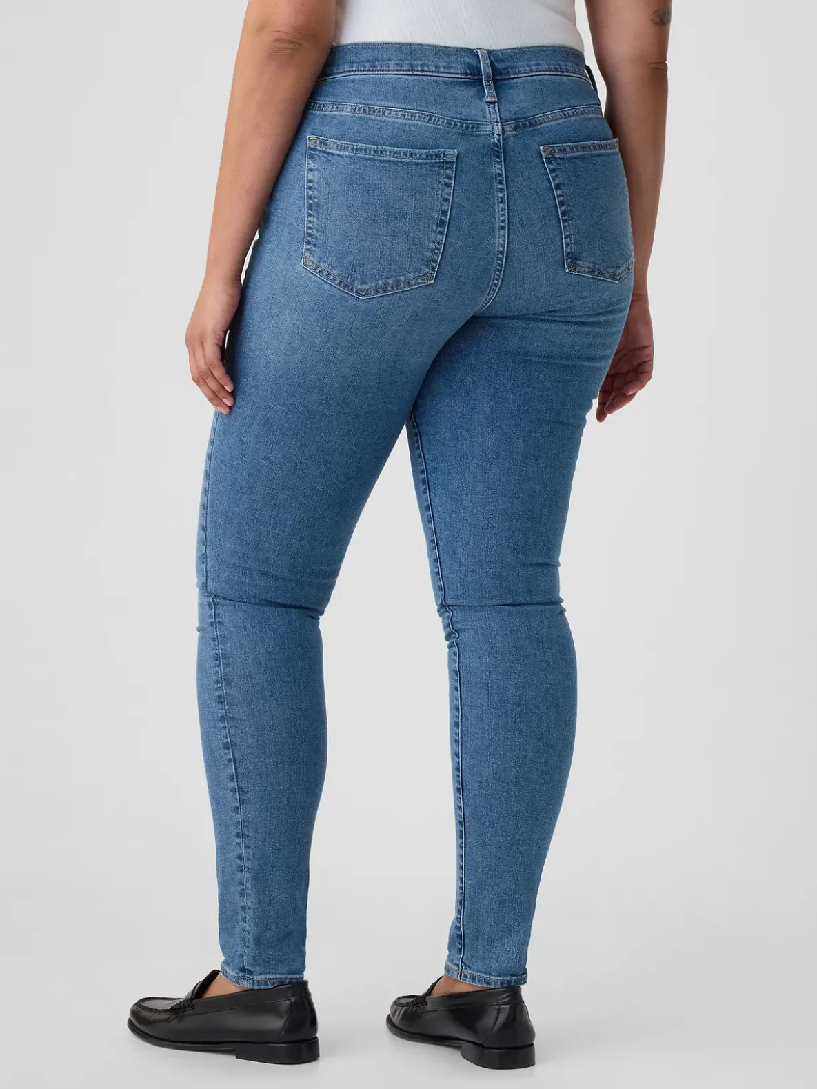 Mid Rise True Skinny Jeans