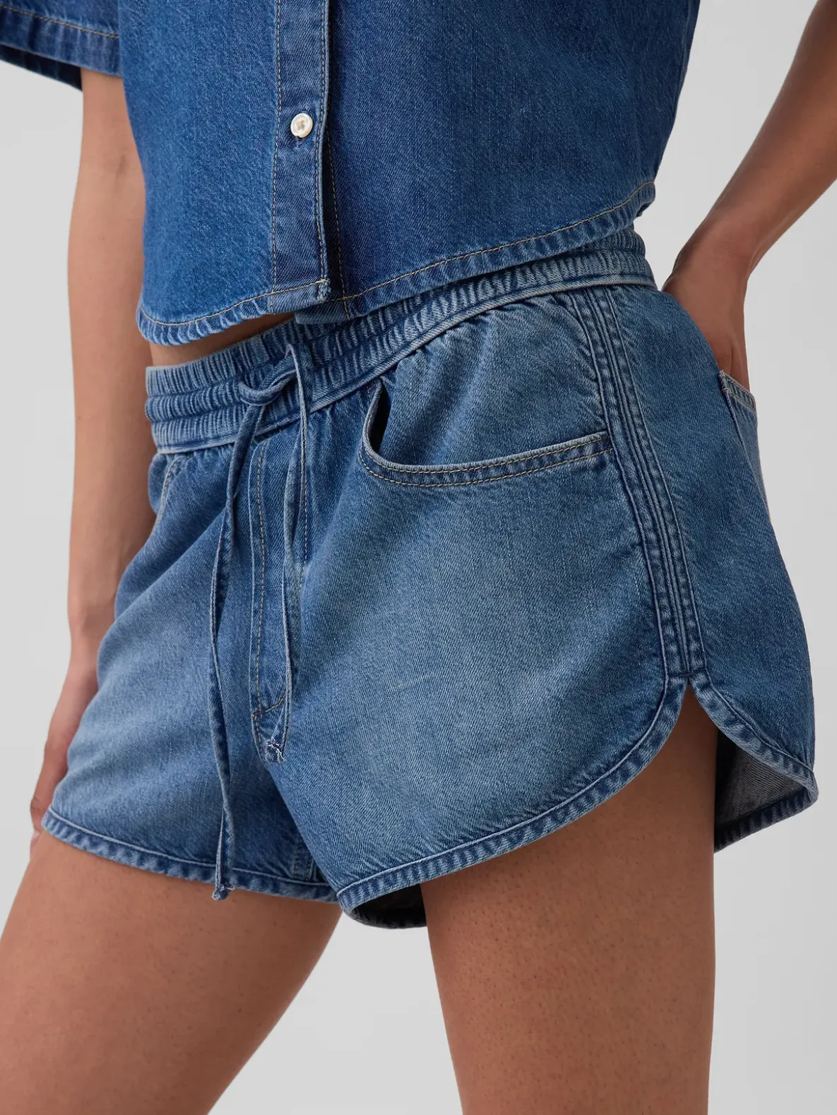 Mid Rise UltraSoft Denim Easy Dolphin Shorts