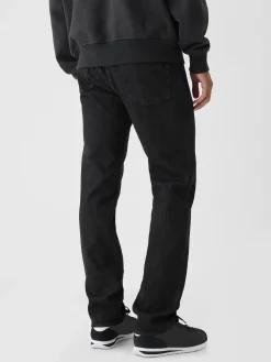 Straight Jeans